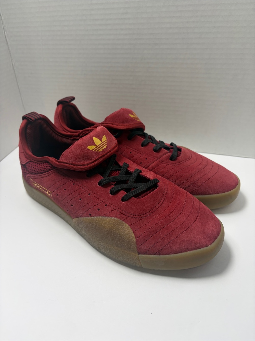 Adidas Originals Men’s 8 Burgundy Suede Gum Sole Sneakers Gold Trefoil